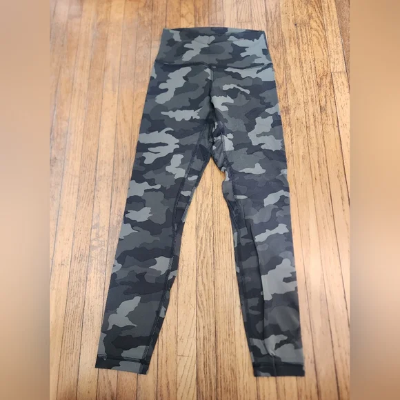 Lululemon Green Camo Align Leggings - Picture 1 of 3